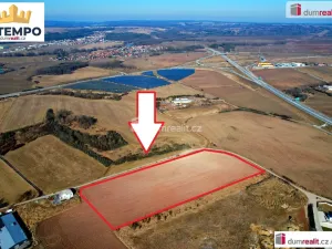 Prodej komerčního pozemku, Úsilné, 7491 m2