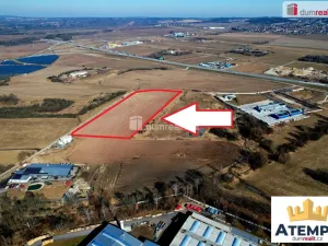 Prodej komerčního pozemku, Úsilné, 7491 m2