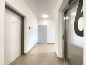 Pronájem bytu 1+kk, Praha - Záběhlice, Choceradská, 39 m2