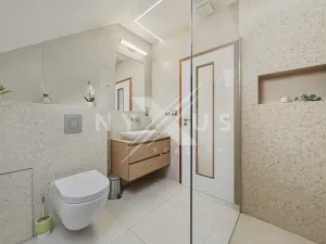 Prodej rodinného domu, Praha - Kyje, Hodějovská, 308 m2