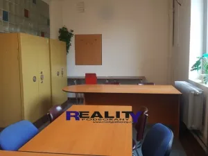 Pronájem kanceláře, Vroutek, 330 m2