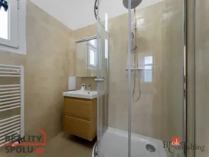 Pronájem bytu 3+1, Praha - Karlín, Sokolovská, 72 m2