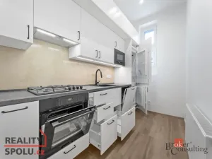 Pronájem bytu 3+1, Praha - Karlín, Sokolovská, 72 m2