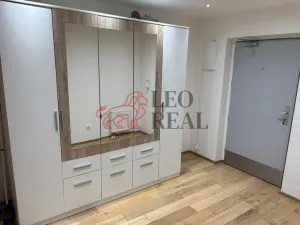 Pronájem atypického bytu, Praha - Lochkov, U sladovny, 85 m2