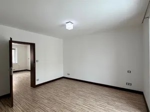 Pronájem bytu 4+kk, Cheb, Husova, 78 m2