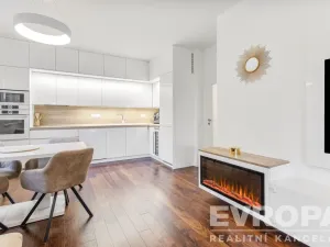 Prodej bytu 3+kk, Praha - Hloubětín, Waltariho, 78 m2