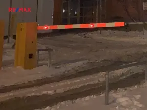 Pronájem garážového stání, Praha - Smíchov, Tomkova, 12 m2