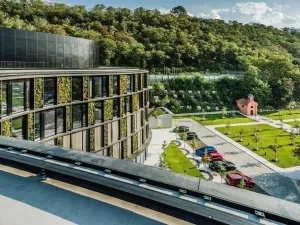 Pronájem kanceláře, Praha - Karlín, Pernerova, 204 m2