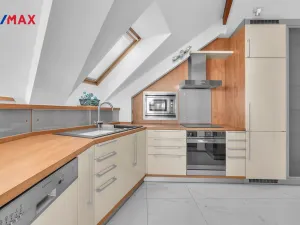 Prodej bytu 5+kk, Praha - Dolní Měcholupy, Za kovárnou, 219 m2