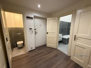 Pronájem bytu 2+1, Praha - Libeň, Drahobejlova, 67 m2