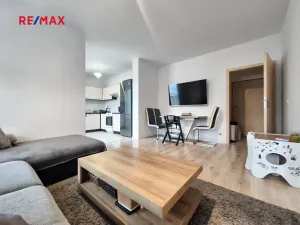 Pronájem bytu 2+kk, Praha - Dolní Měcholupy, Honzíkova, 55 m2