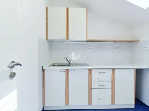 Pronájem kanceláře, Praha - Nové Město, U Bulhara, 100 m2