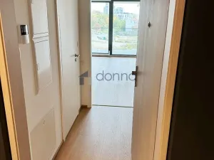 Pronájem bytu 1+kk, Praha, Šrámkové, 35 m2