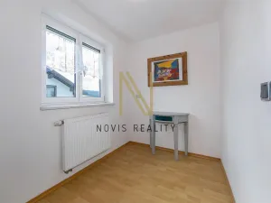 Prodej vícegeneračního domu, Regen,Německo, 213 m2