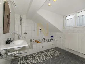 Prodej vícegeneračního domu, Regen,Německo, 213 m2