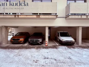 Pronájem garážového stání, Brno - Židenice, Líšeňská, 13 m2