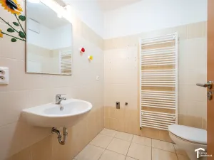 Pronájem bytu 2+kk, Pardubice - Nemošice, Nemošická, 60 m2