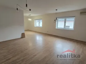 Pronájem bytu 3+kk, Opava, Bílovecká, 120 m2