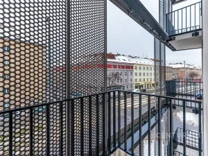 Pronájem bytu 1+kk, Praha, Kolbenova, 30 m2