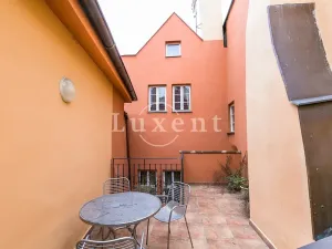 Pronájem bytu 1+kk, Praha - Malá Strana, Mostecká, 35 m2