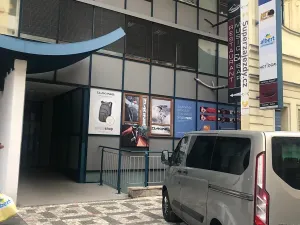 Pronájem garážového stání, Praha - Vinohrady, Hradecká, 12 m2