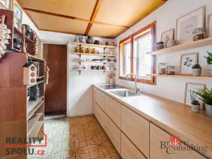 Prodej chaty, Týn nad Vltavou - Hněvkovice na levém břehu Vltavy, 80 m2