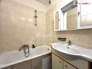 Prodej bytu 4+1, Loket, Mírová, 77 m2