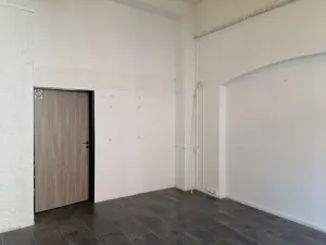 Pronájem obchodního prostoru, Kladno, Váňova, 35 m2