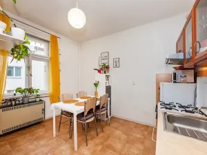 Pronájem bytu 2+1, Praha - Kobylisy, U třešňovky, 68 m2