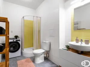 Prodej bytu 2+kk, Praha, Spojovací, 50 m2