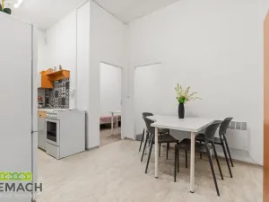 Pronájem bytu 4+1, Uherské Hradiště, náměstí Republiky, 92 m2