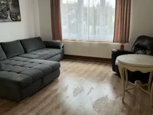 Prodej bytu 3+1, Nespeky, Benešovská, 77 m2