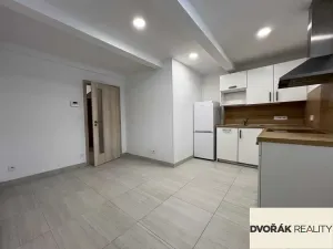 Pronájem bytu 2+1, Řevnice, Švabinského, 45 m2