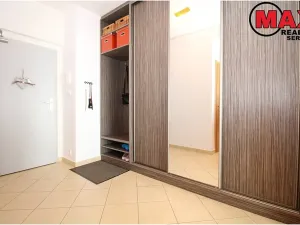 Pronájem bytu 2+kk, Praha - Hrdlořezy, V třešňovce, 61 m2