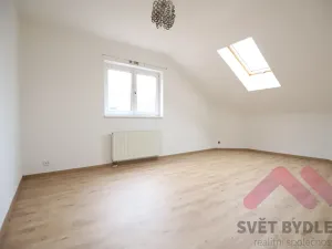 Pronájem rodinného domu, Vestec, Na Suchých, 142 m2