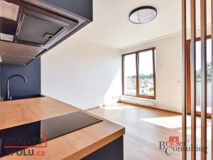 Prodej bytu 1+kk, Praha - Dolní Chabry, Ústecká, 31 m2