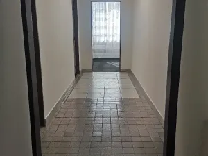 Pronájem obchodního prostoru, Hradec Králové, Vážní, 17 m2