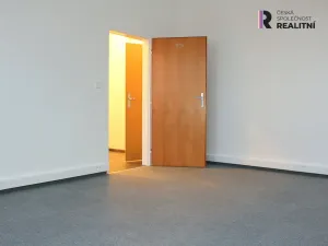 Pronájem kanceláře, Karlovy Vary, T. G. Masaryka, 42 m2