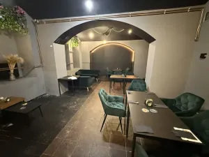 Pronájem restaurace, Praha - Nové Město, Tyršova, 200 m2