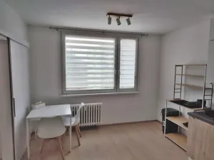 Pronájem bytu 1+1, Jablonec nad Nisou, Lužická, 36 m2