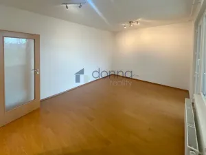Pronájem bytu 2+1, Praha, Nademlejnská, 39 m2