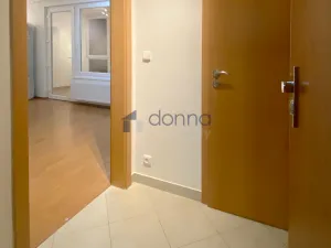 Pronájem bytu 2+1, Praha, Nademlejnská, 39 m2