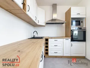 Pronájem bytu 2+1, Opava, Hany Kvapilové, 57 m2