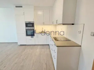 Pronájem bytu 2+kk, Praha, Stočesova, 57 m2