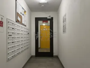 Prodej bytu 2+kk, Praha, Toufarova, 53 m2