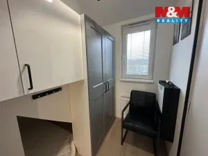 Pronájem bytu 1+kk, Praha - Hloubětín, Konzumní, 18 m2