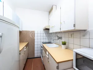 Pronájem bytu 2+kk, Praha - Kobylisy, Kaňkovského, 43 m2