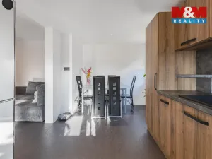 Prodej rodinného domu, Loza, 189 m2