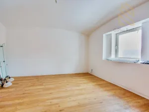Prodej vícegeneračního domu, Modlany, 380 m2