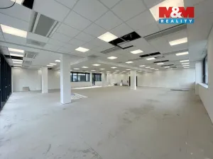 Pronájem obchodního prostoru, Brno - Lesná, Okružní, 275 m2